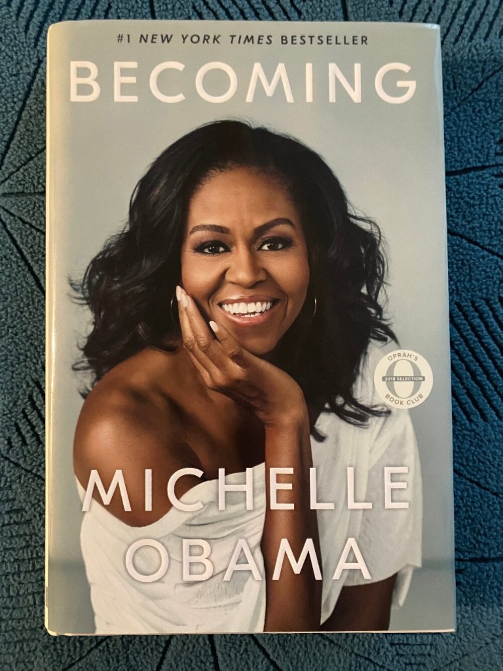 Becoming by Michelle Obama FLOTUS Autobiography (#1 New York Times Bestseller)